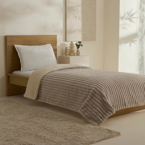 Karaca Stripe Sherpa Grijze Deken 150x200