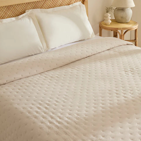 Breezy Bedspread Beige 230x240 cm