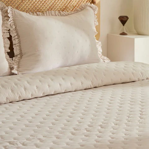 Fiona Bedspread Set Beige 230x240 cm + 2 Pieces (50x70 cm)