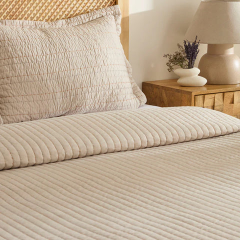 Manon Spreiset, Tweepersoons, Beige