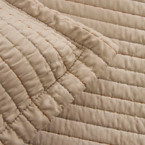 Manon Spreiset, Tweepersoons, Beige