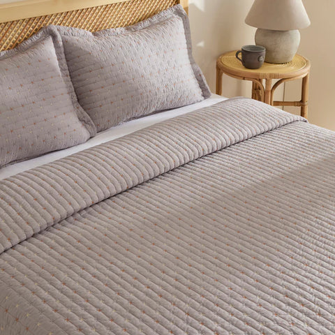 Margot Spreiset Grijs 230x240 cm + 2 (50x70 cm)