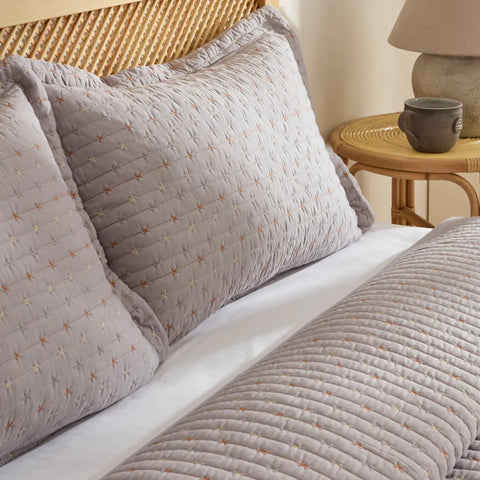 Margot Spreiset Grijs 230x240 cm + 2 (50x70 cm)