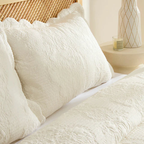 Camille Sprei Set Ecru 230x240 cm + 2 (50x70 cm)