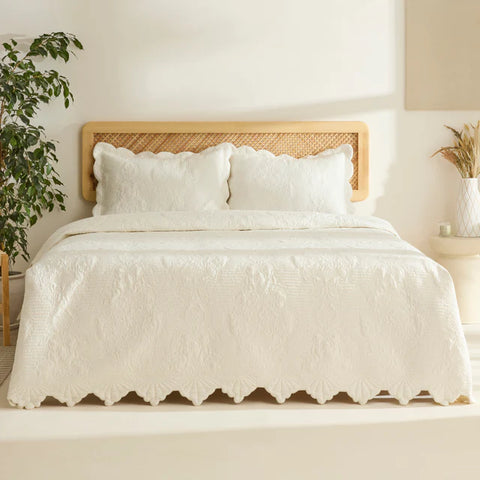 Camille Sprei Set Ecru 230x240 cm + 2 (50x70 cm)