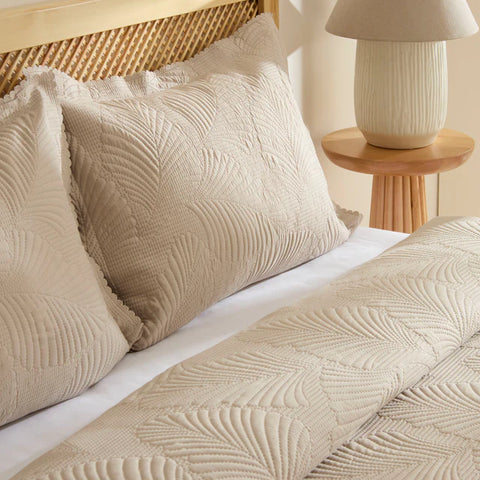 Leaf Bedspread Set Beige 230x240 cm + 2 (50x70 cm)