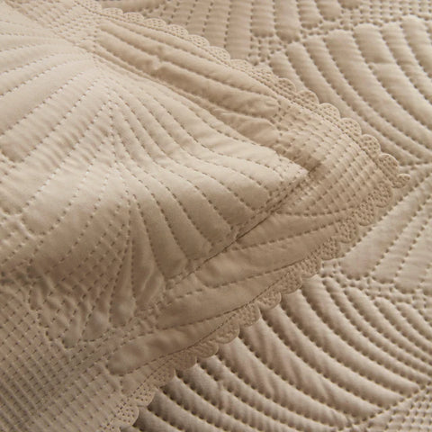 Leaf Bedspread Set Beige 230x240 cm + 2 (50x70 cm)