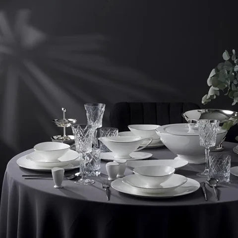 CreaTable, 20341, Serie Luna Weiss, 18-teiliges Geschirrset für 6 Personen, Teller Set aus Porzellan, spülmaschinen- und mikrowellengeeignet, Qualitätsproduktion