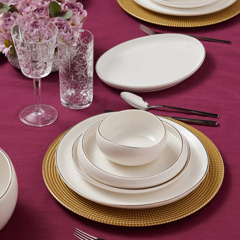 Karaca Red Carpet Collection Streamline Hole Gold - 59-delig porseleinen servies voor 12 personen