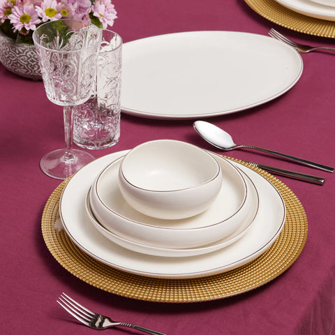 Karaca Red Carpet Collection Streamline Hole Gold - 59-delig porseleinen servies voor 12 personen