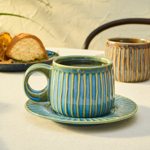 Lila Vintage Britisches Geprägtes Keramik-Teeservice mit Tassen für 2 Personen A Lila Vintage Britisches Geprägtes Keramik-Teeservice mit Tassen für 2 Personen A