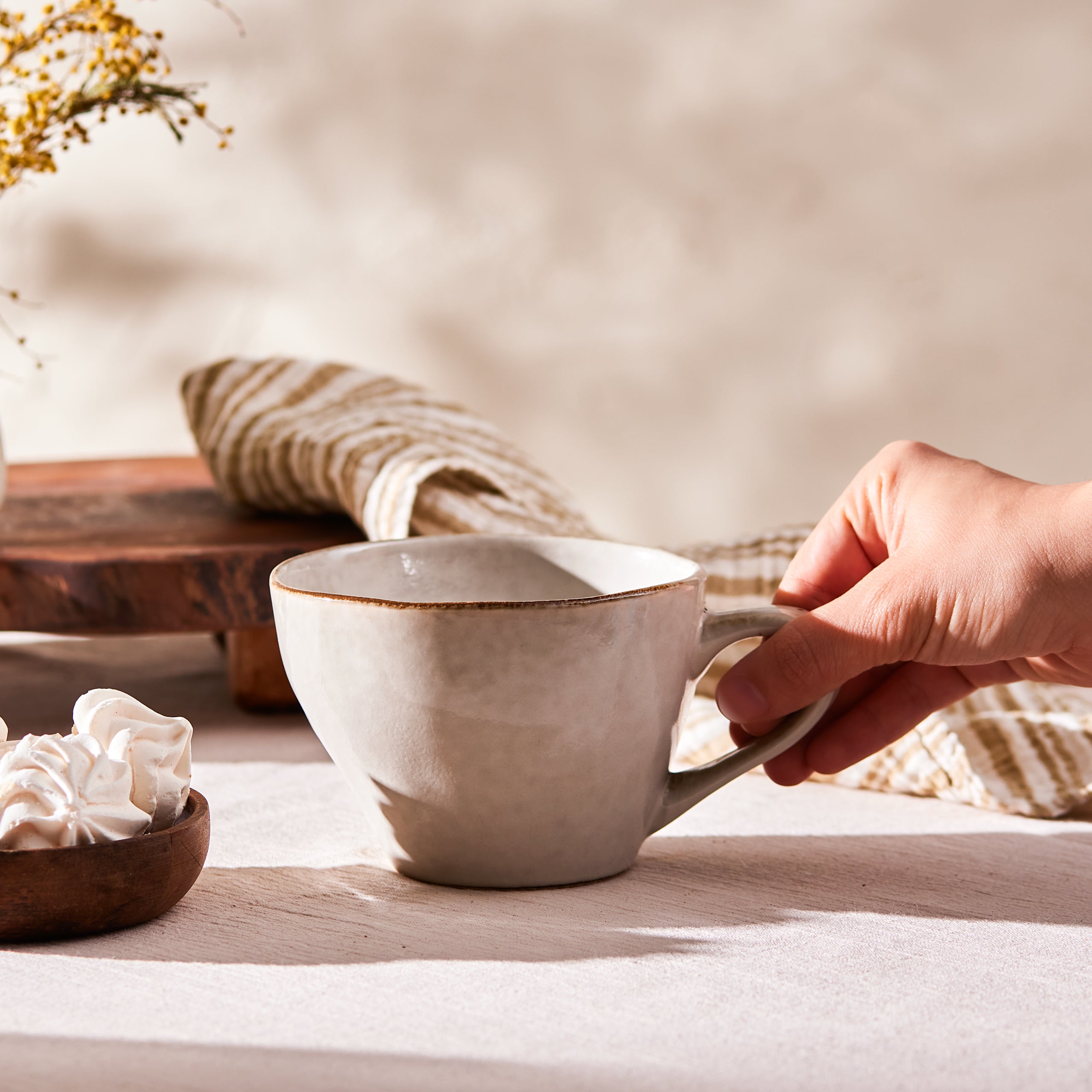 Karaca Lisa Reactive Beige Beker 520 ml – Karaca Netherlands