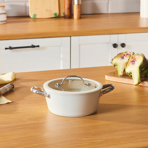 Karaca Swiss Crystal Almond Cream, Keramische Potten, 18cm