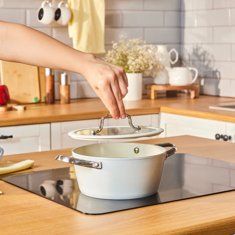 Karaca Swiss Crystal Almond Cream, Keramische Potten, 20cm