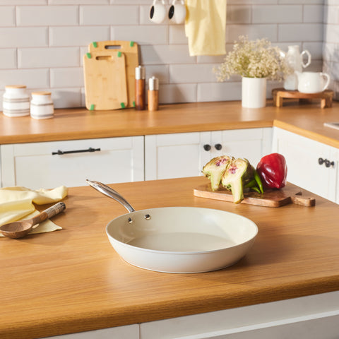 Karaca Swiss Crystal Almond Cream, Keramische Pannen, 32cm