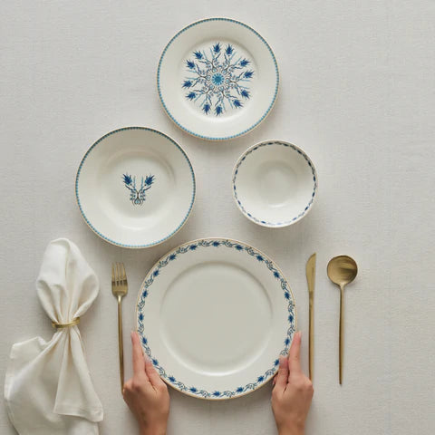 Karaca Forever Bone China Iznik 24-delig serviesset voor 6 personen, Meerkleurig