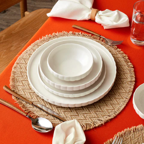 Karaca Stream Bone China Pumpkin 24-delig serviesset voor 6 personen, Wit