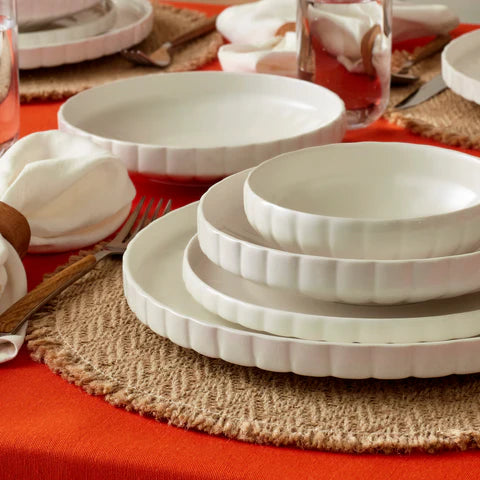 Karaca Stream Bone China Pumpkin 24-delig serviesset voor 6 personen, Wit