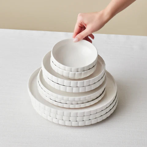 Karaca Stream Bone China Pumpkin 24-delig serviesset voor 6 personen, Wit