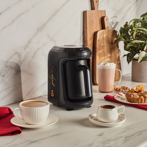 Karaca x Fenerbahçe Gelicentieerde Hatır Hüps Turkse Koffiemachine met Melkfunctie en Clublied