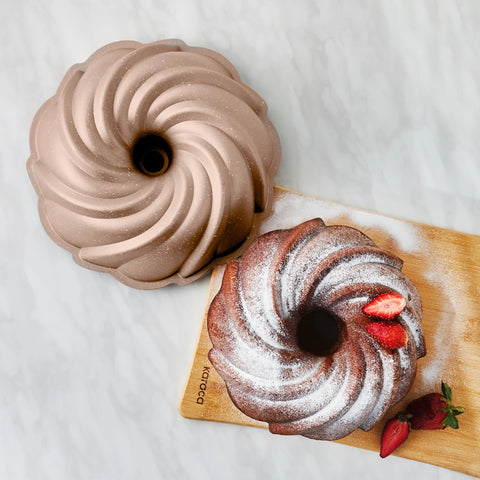 Karaca Pare Metallic Powdered Casting Cake Mold